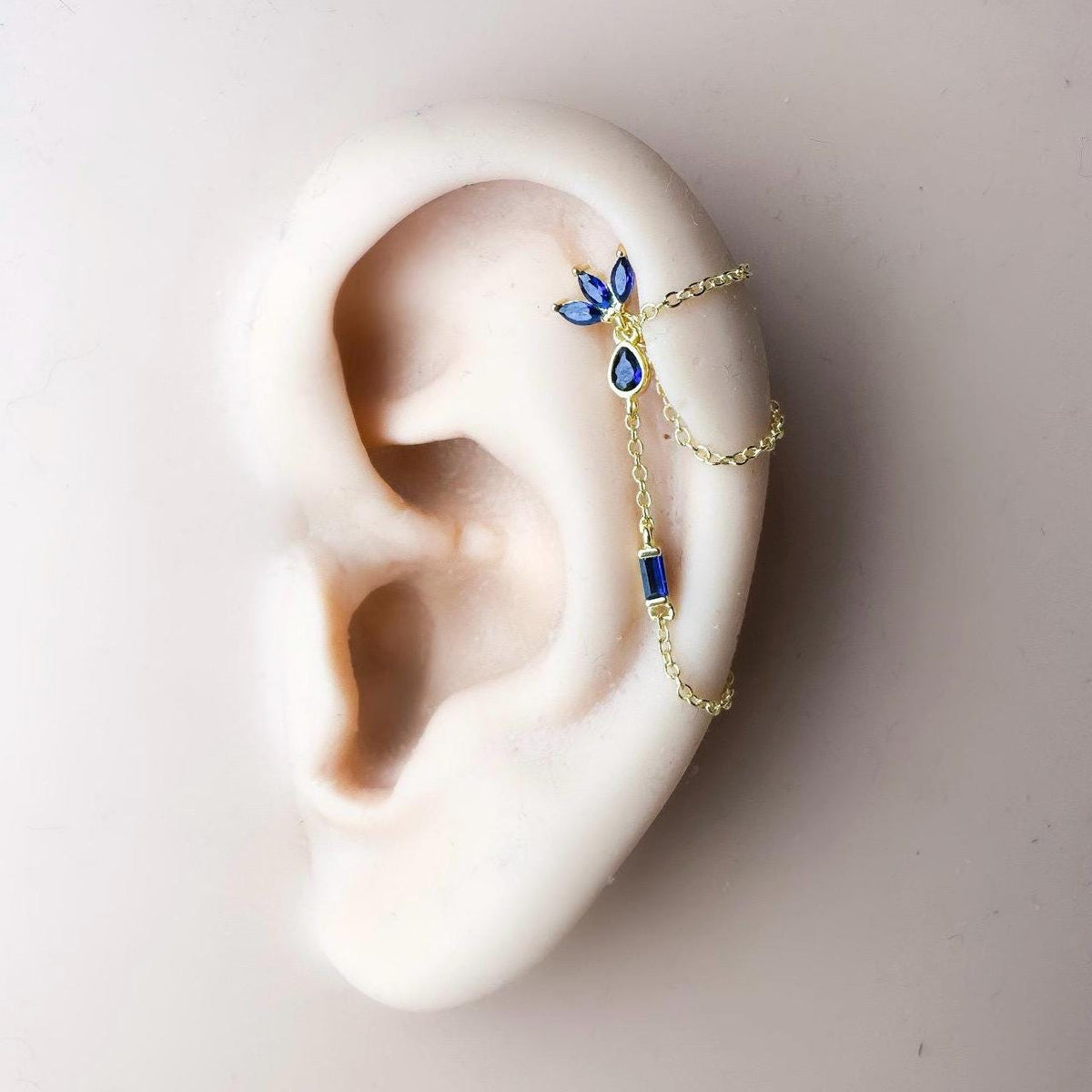 20g Dainty Chain Helix Piercing, cartilage piercing, helix earrings, sapphire cz earrings