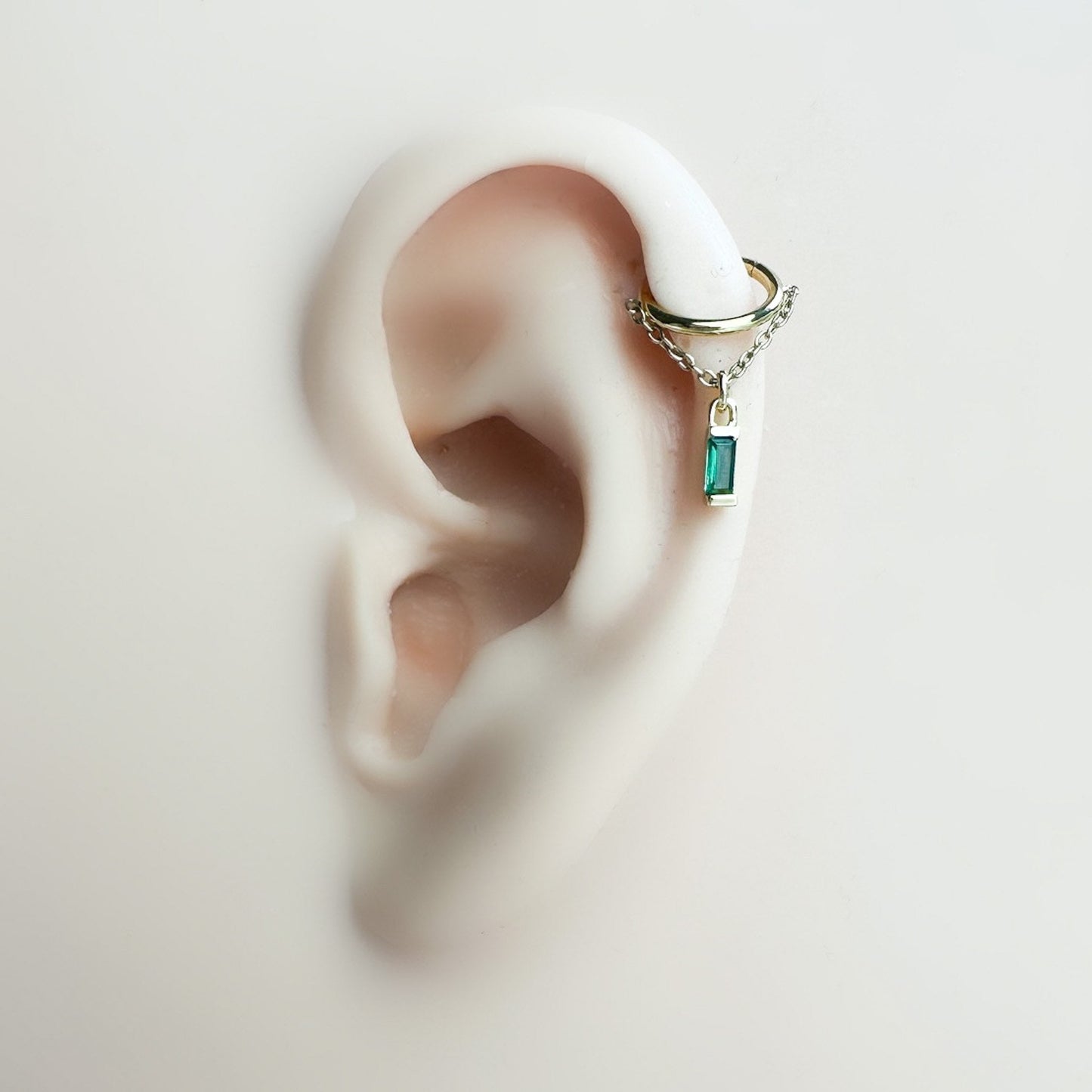 16g 18g 8mm 10mm Emerald Implant Grade Titanium Chain Gem Helix Hoop, septum ring piercing F128, conch hoop, gold hoop, silver hoop