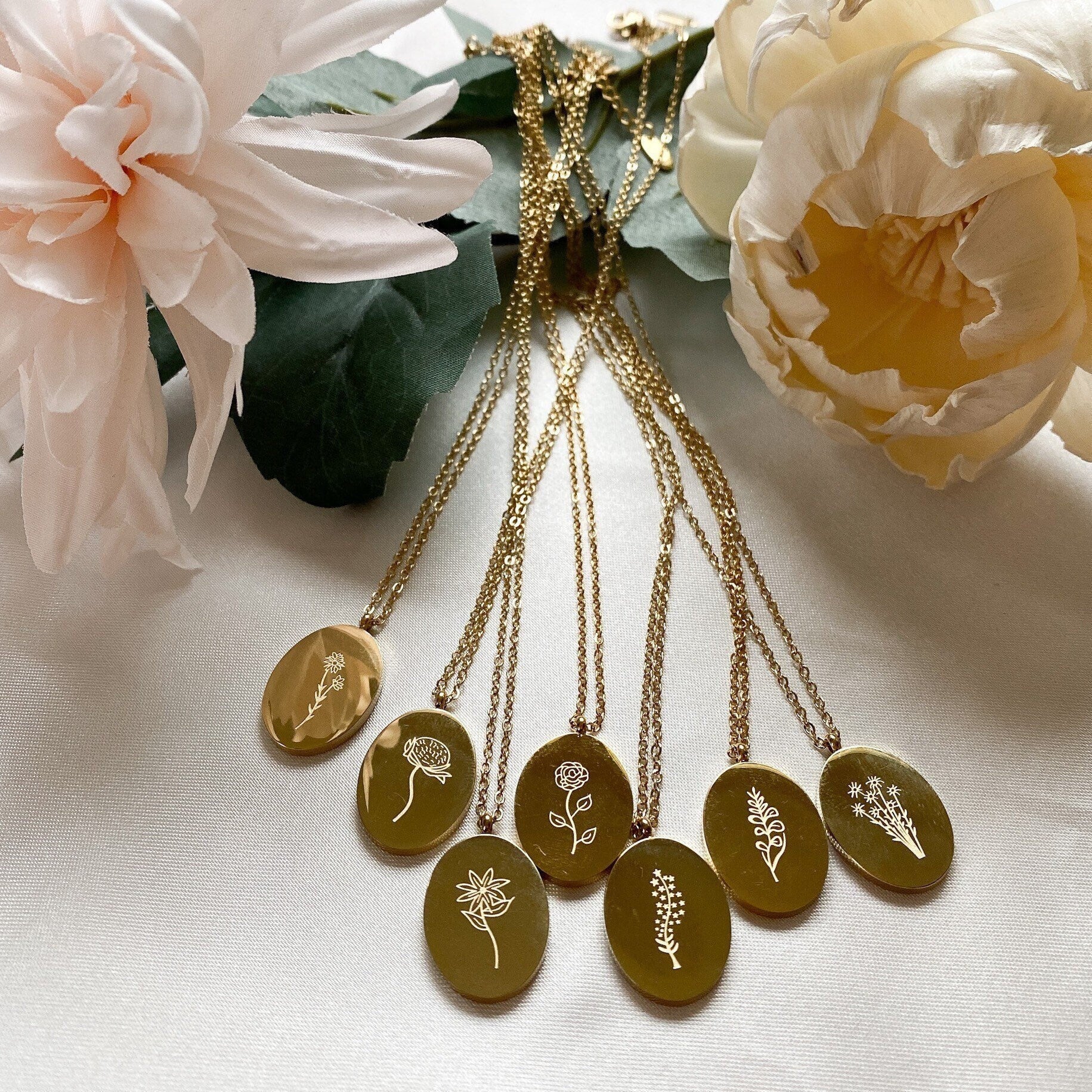 18K Gold Birth Flower Necklace, Floral Necklace, FlowerNecklace, Floral Zodiac, Birth Month Flower Necklace,Personalize WATERPROOF Jewelry
