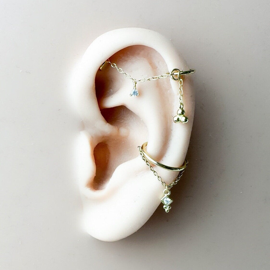 16g 18g 6mm 8mm 10mm 12mm Lena Charm Implant Grade F136 Titanium Chain Gem Hoop conch, piercing, conch hoop, gold hoop, silver hoop