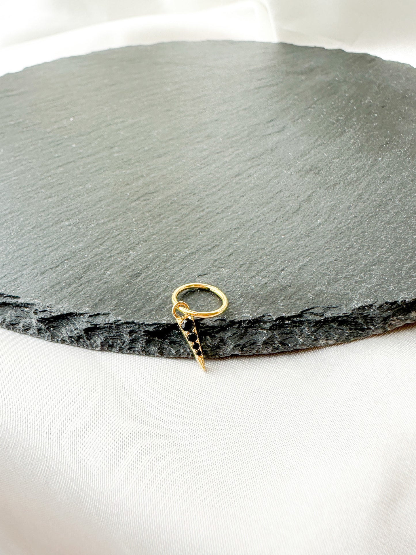 16g 14g Dainty Onyx Spike Hoop Belly Ring, Stainless steel silver or gold, belly piercings, 8mm, 10mm, Hoop Piercing, belly hoop