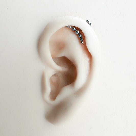 Minimalist F136 Titanium 7 Beads Cluster Vertical Helix Earring 16G Monroe Cartilage Labret Lip Stud Tragus Piercing