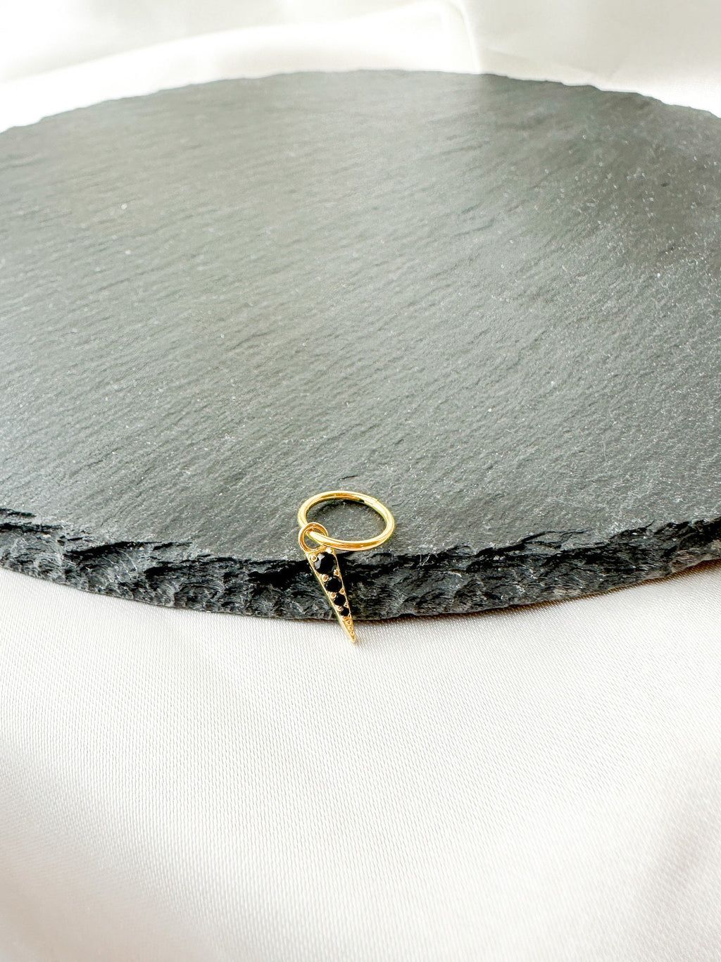 16g 14g Dainty Onyx Spike Hoop Belly Ring, Titanium silver or gold, belly piercings, 8mm, 10mm, Hoop Piercing, belly hoop