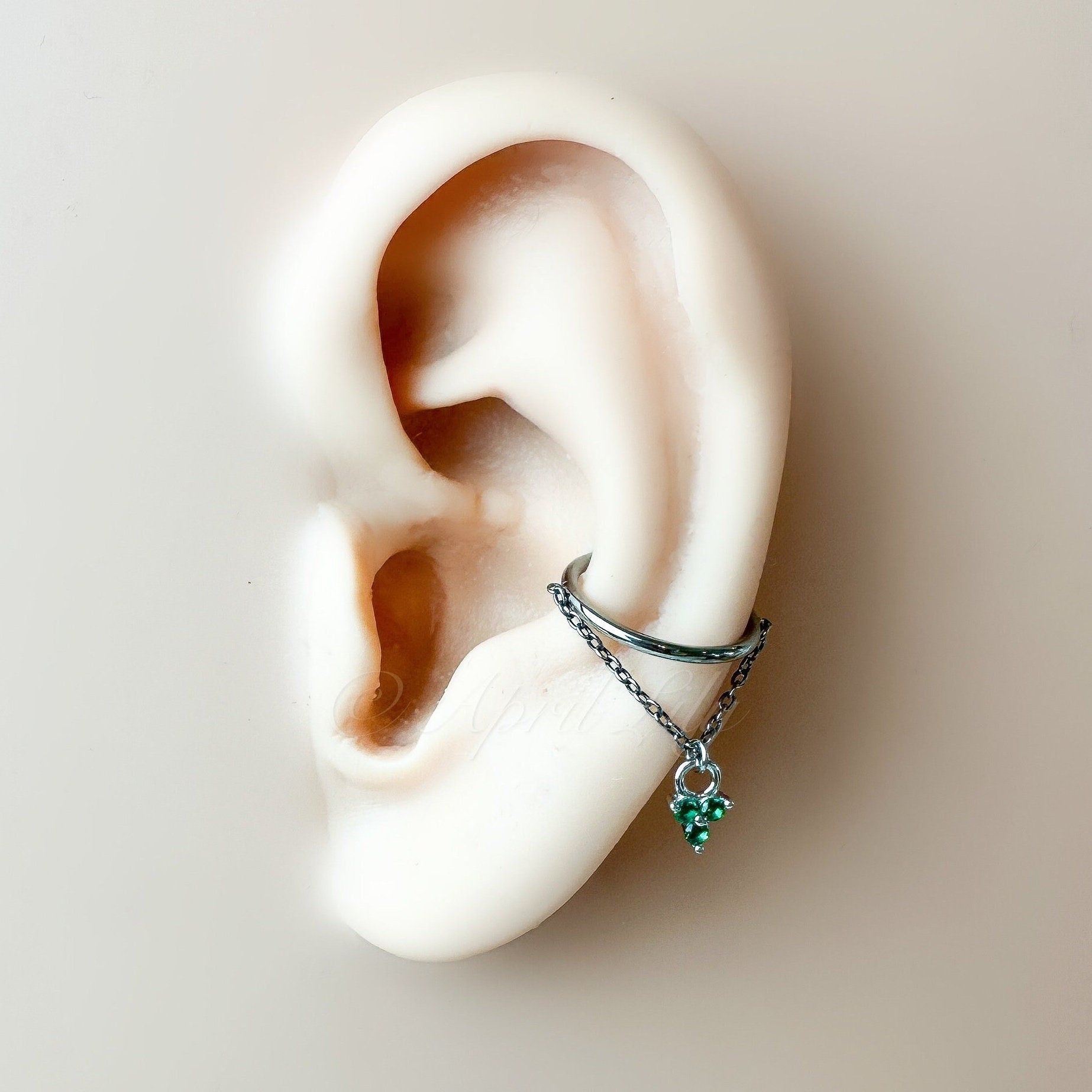 16g 18g 6mm 8 mm 10 mm 12mm Emerald Clover F136 Titanium Chain Charm Conch Hoop, gold hoop, silver hoop, 3 dots charm, helix charm hoop