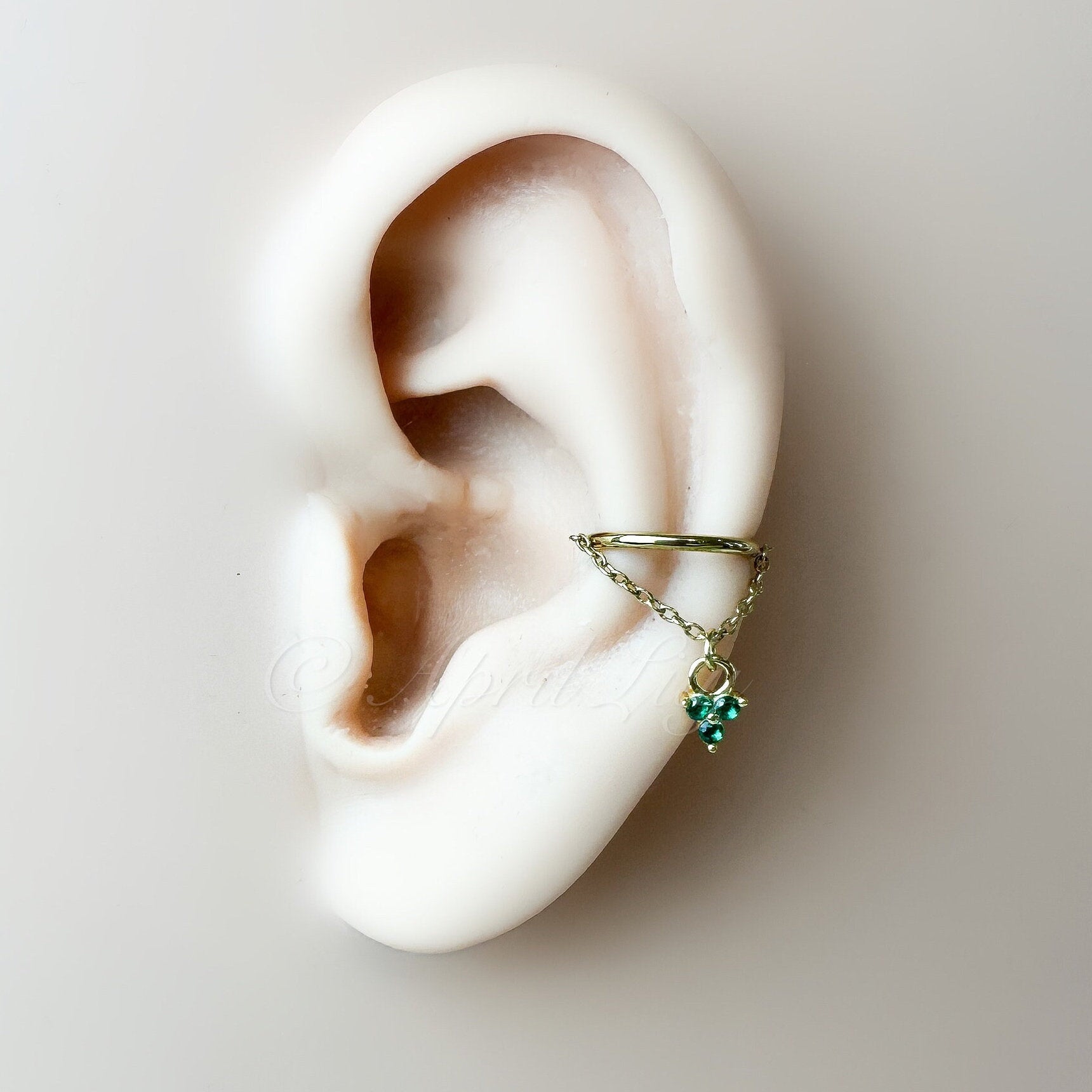16g 18g 6mm 8 mm 10 mm 12mm Emerald Clover F136 Titanium Chain Charm Conch Hoop, gold hoop, silver hoop, 3 dots charm, helix charm hoop