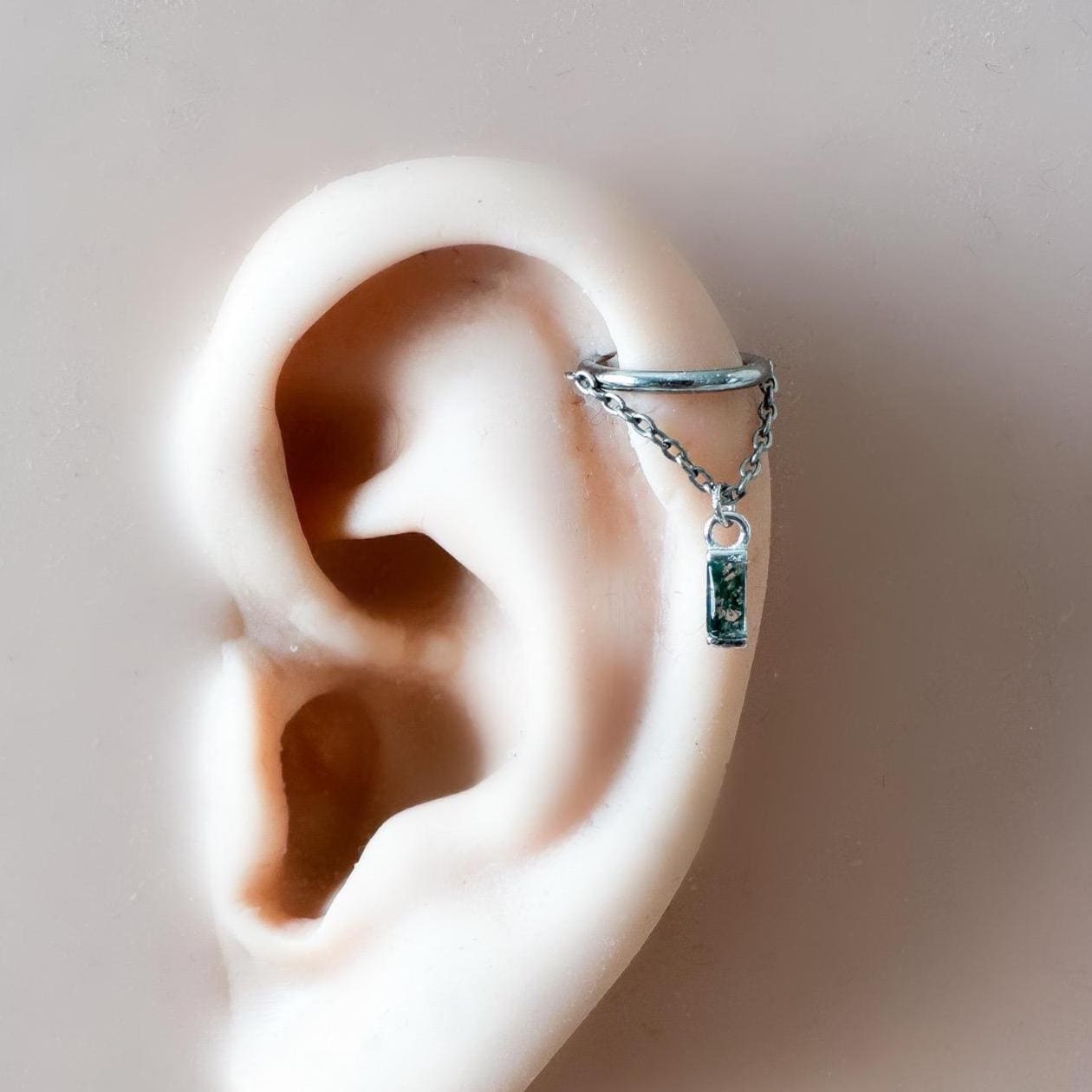 14g 16g 18g 6mm-12mm Aurora Emerald Implant Grade Titanium Chain Gem conch hoop, helix hoop, gold hoop, silver clicker hoop, Segment Ring