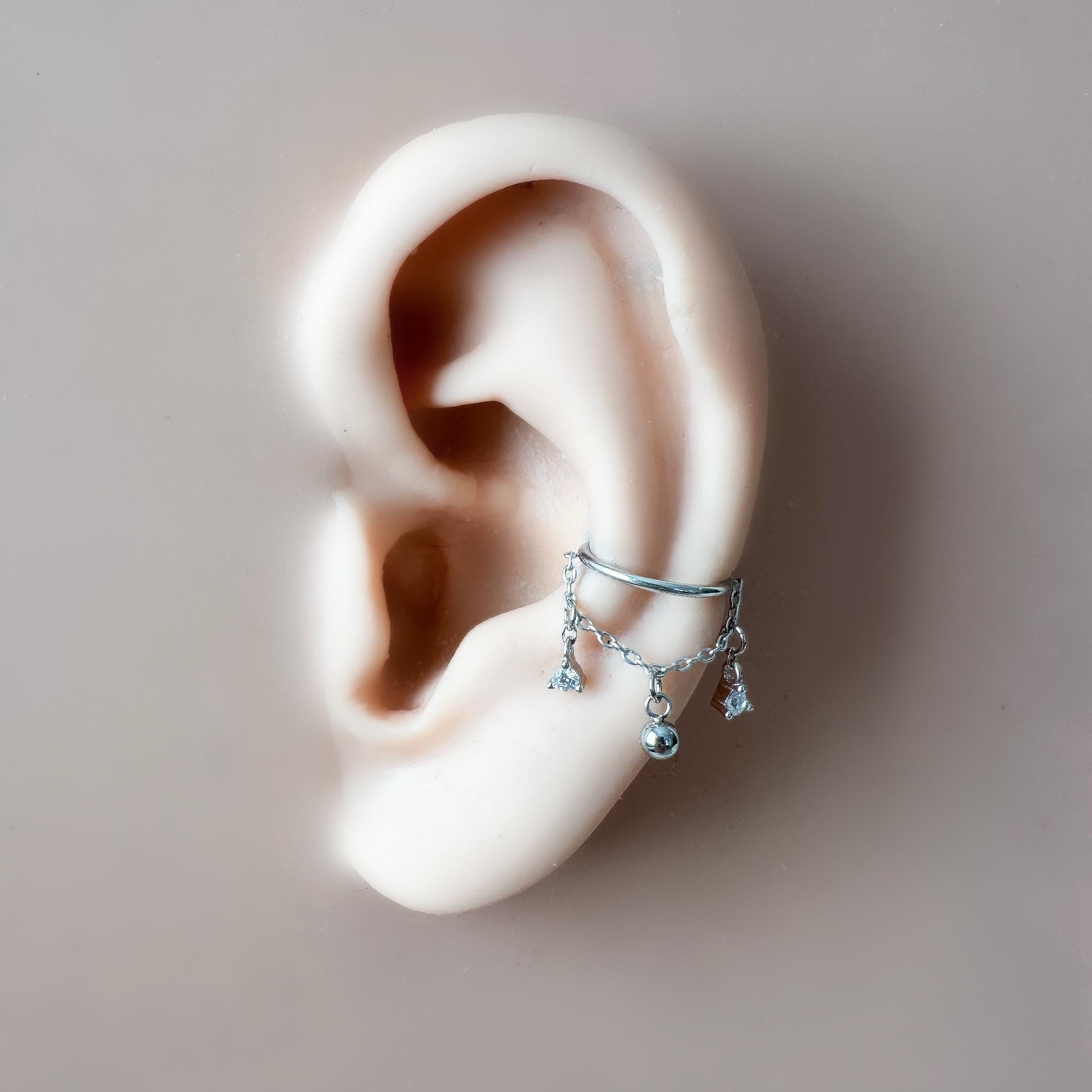 14g 16g 18g 6-12mm Dainty Silver Emerald CZ Mini Selene Charm Titanium Chain Hoop, conch hoop piercing, gold hoop, silver hoop, helix hoop,