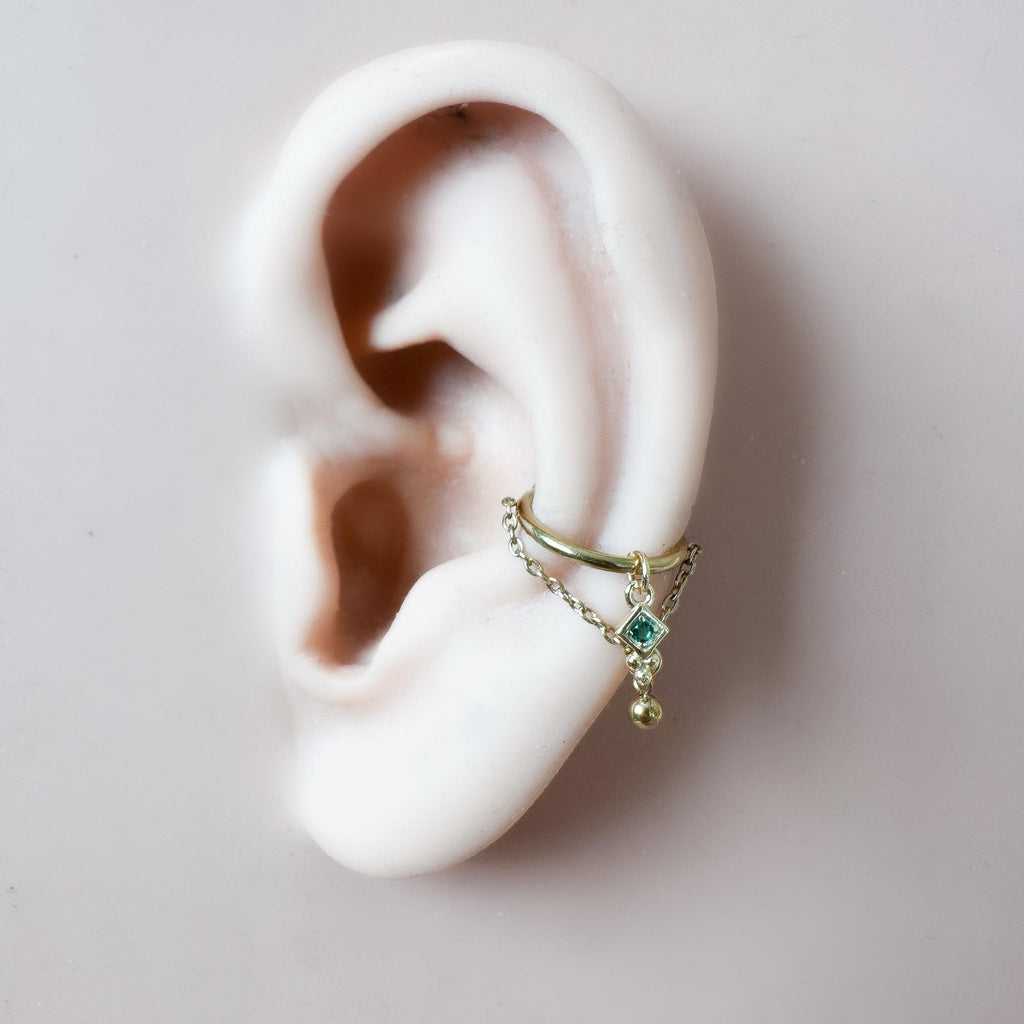 14g 16g 18g 6mm-12mm Amelia Ball Emerald CZ Implant Grade Titanium Chain conch hoop, helix hoop, gold hoop, clicker hoop, Segment Ring