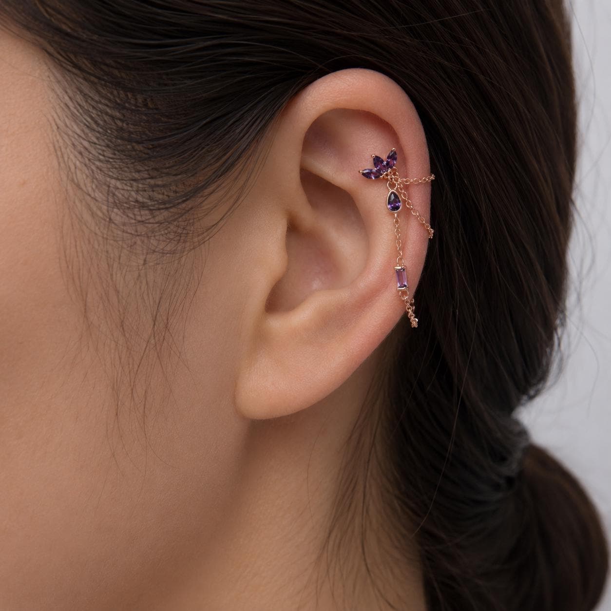 Dainty Triple Chain Emerald CZ Helix Piercing, cartilage piercing 20g, hoop huggies, body piercing, chain earrings, helix hoops, minimalist